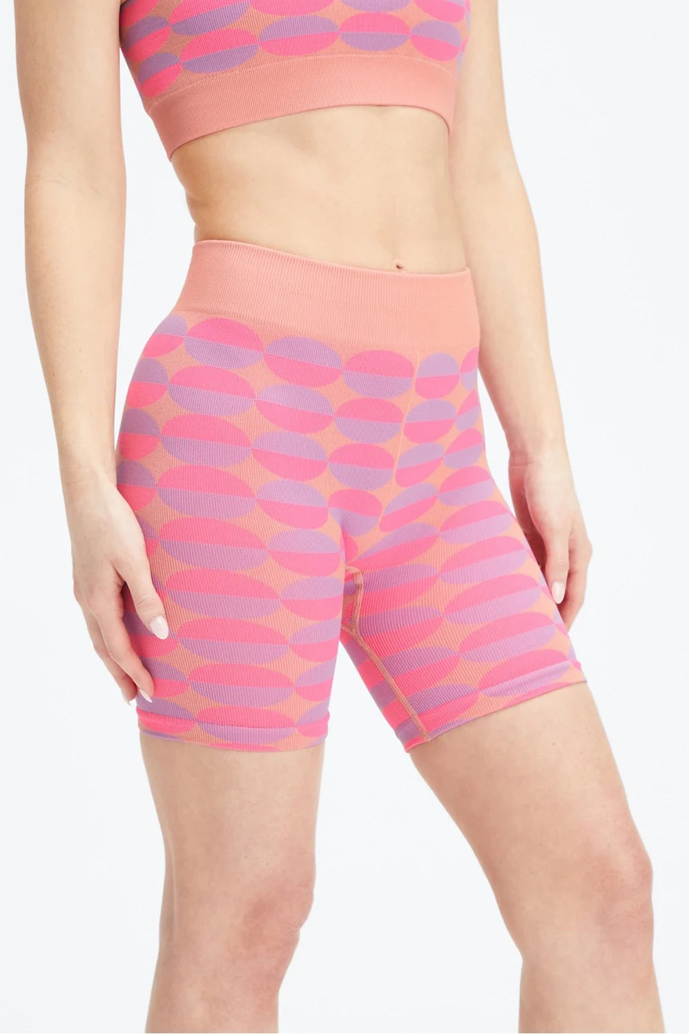 SHORT SEAMLESS 9"