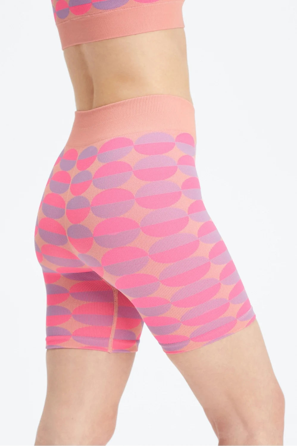SHORT SEAMLESS 9"