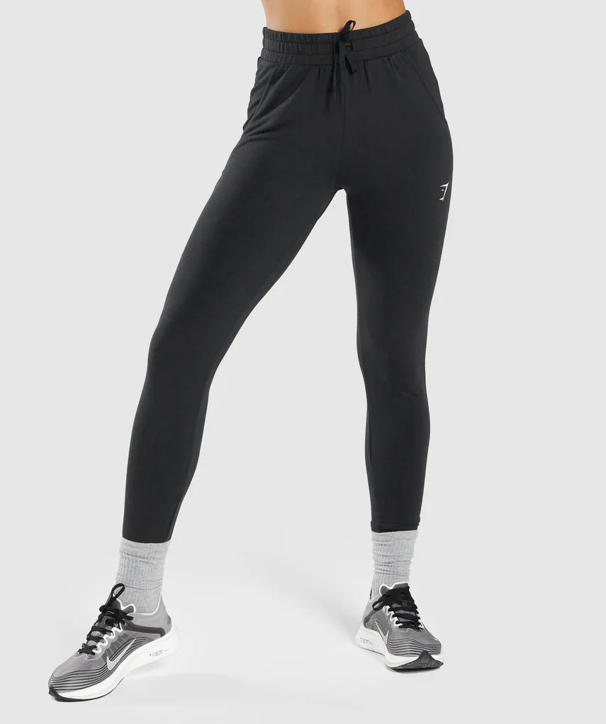 JOGGERS DE ENTRENAMIENTO PIPPA RED