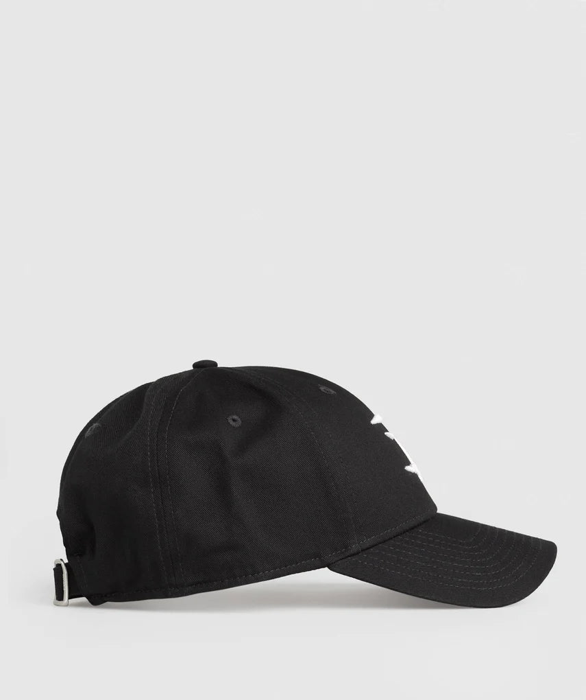 GORRA DE CABEZA DE TIBURÓN